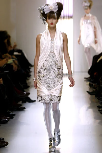 Look 28